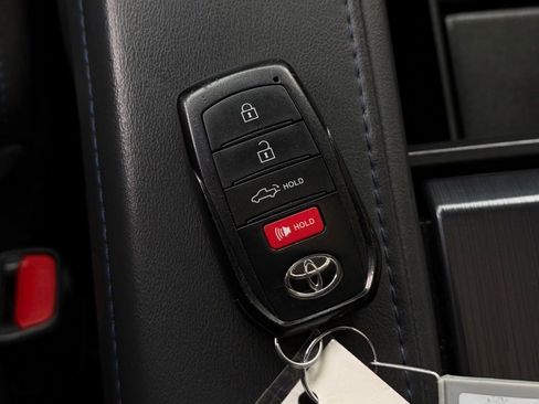 Used 2024 Toyota Tundra Platinum AWD/4WD image 30