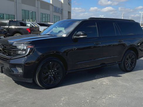 Certified 2025 Ford Expedition Max Platinum w/ Stealth Appearance Package image 4