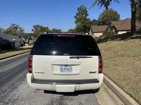 Used 2014 GMC Yukon Denali image 6