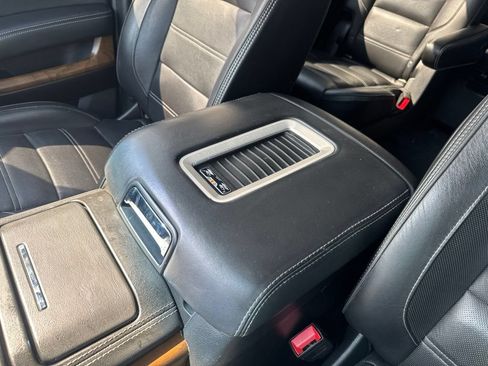 Used 2020 GMC Yukon XL Denali AWD/4WD image 24