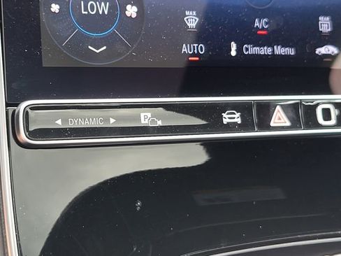 Used 2025 Mercedes-Benz C 300 4MATIC Sedan image 28