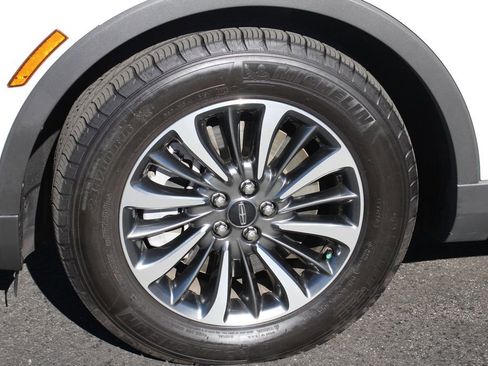 Certified 2022 Lincoln Nautilus Standard w/ Premium Package image 10