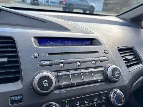 Used 2010 Honda Civic LX image 23