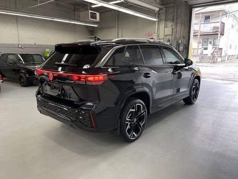 New 2026 Volkswagen Tiguan SEL R-Line AWD/4WD image 4