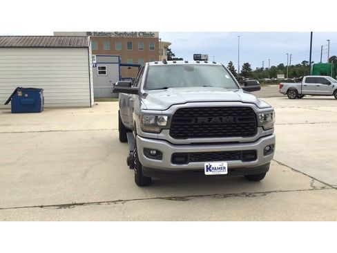 Used 2022 RAM 3500 Lone Star w/ Night Edition image 3