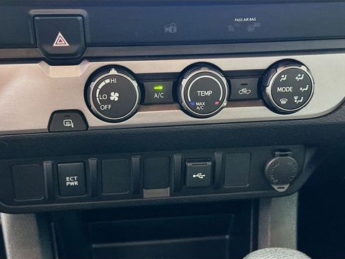 Used 2022 Toyota Tacoma SR5 image 15