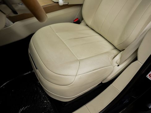 Used 2024 Land Rover Range Rover SV image 35