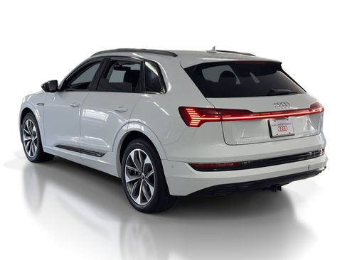 Used 2021 Audi e-tron Premium Plus w/ Premium Plus Package image 3