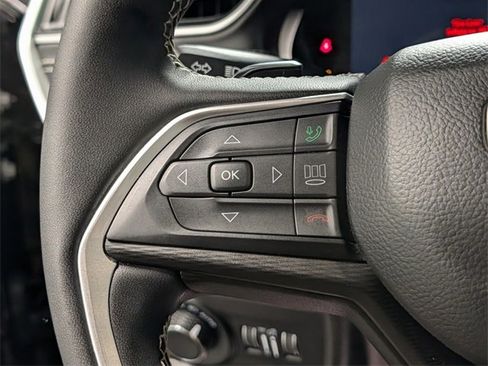 Used 2023 Jeep Grand Cherokee Altitude image 20