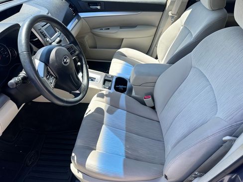 Used 2014 Subaru Outback 2.5i Premium AWD/4WD image 5