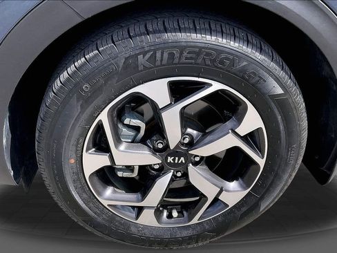 Used 2022 Kia Sportage LX image 9