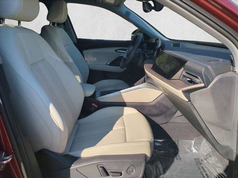 Certified 2025 Audi Q5 Premium Plus w/ Premium Plus image 25