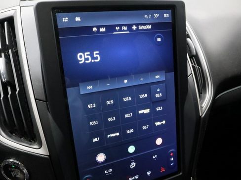 Certified 2024 Ford Edge ST-Line image 3