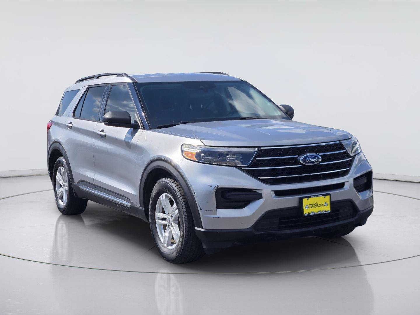 Used 2021 Ford Explorer XLT RWD image 3