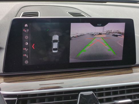 Used 2019 BMW 530e image 25