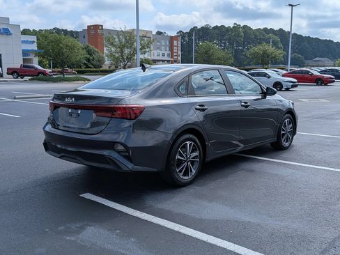 Used 2024 Kia Forte LXS FWD image 3