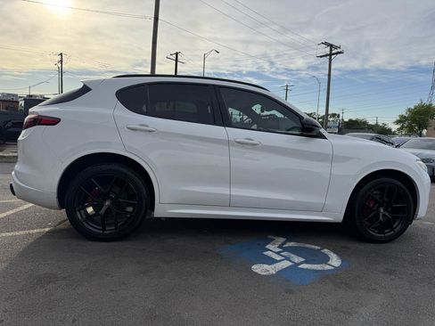 Used 2020 Alfa Romeo Stelvio Ti Sport w/ Quick Order Package 22S Sport AWD/4WD image 4