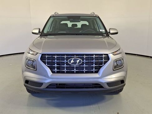 New 2026 Hyundai Venue SEL FWD image 2