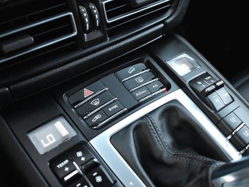 Used 2021 Porsche Macan AWD/4WD image 50