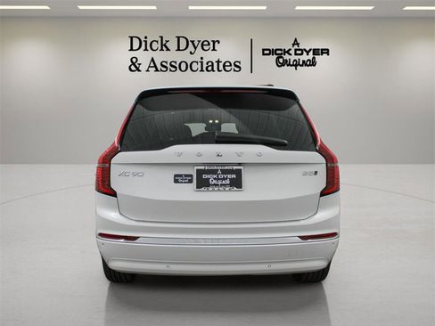 New 2026 Volvo XC90 B5 Ultra w/ Protection Package Premier image 5