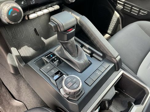 Used 2024 Toyota Tacoma TRD Off-Road AWD/4WD image 15