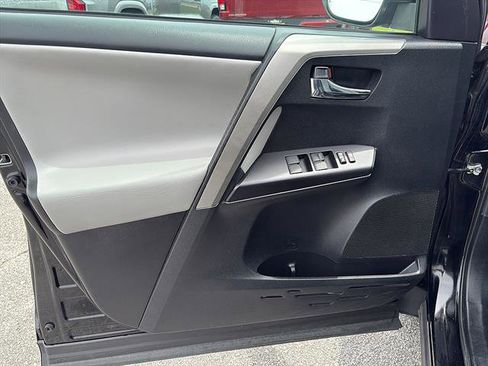 Used 2018 Toyota RAV4 XLE w/ Plus Extra Value Package FWD image 30