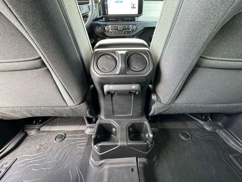 Used 2024 Jeep Wrangler Unlimited Sport AWD/4WD image 13