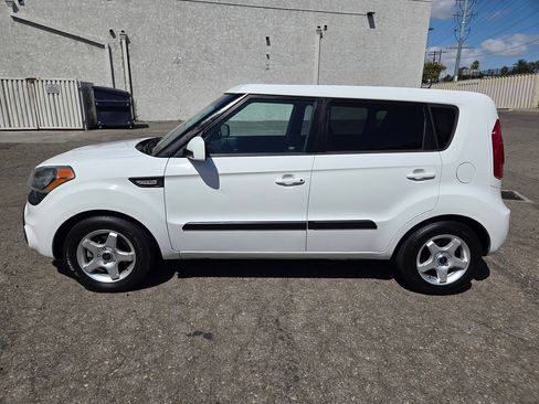 Used 2013 Kia Soul FWD image 10