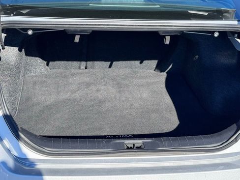 Used 2024 Nissan Altima 2.5 SV image 18