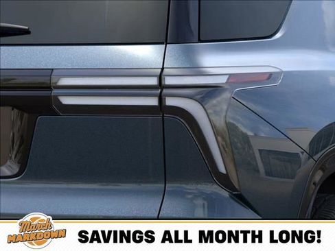 New 2026 Chevrolet Traverse RS w/ LPO, Floor Liner Package image 11