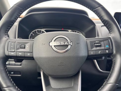 Used 2025 Nissan Rogue SV FWD image 29