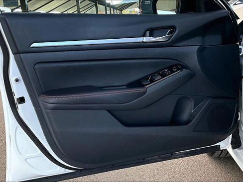 Certified 2025 Nissan Altima 2.5 SR image 20