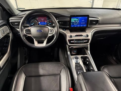 Certified 2023 Ford Explorer XLT w/ Equipment Group 202A AWD/4WD image 8