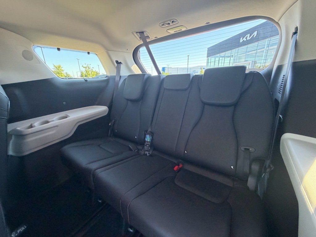 Used 2024 Kia Carnival SX FWD image 7