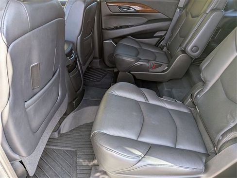 Used 2020 Cadillac Escalade Luxury image 24