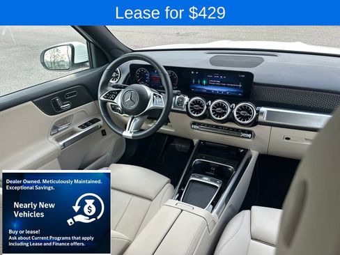 Used 2025 Mercedes-Benz GLB 250 4MATIC image 33