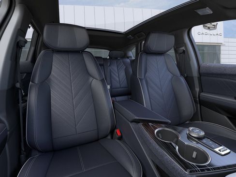 New 2026 Cadillac Optiq Luxury 2 image 16