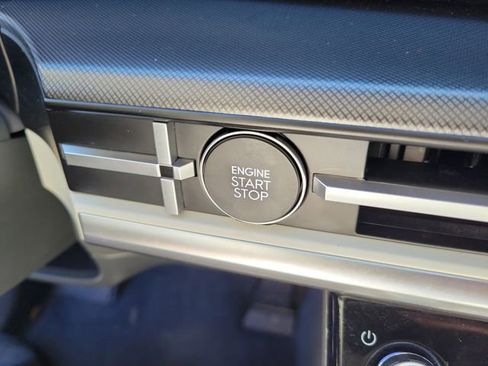 Used 2025 Hyundai Santa Fe SEL image 24