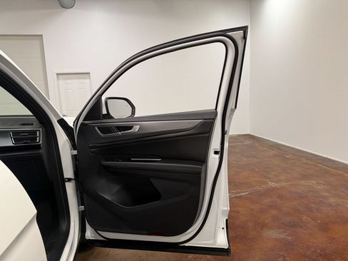 Used 2024 Volkswagen Atlas Cross Sport SE w/ Panoramic Sunroof Package AWD/4WD image 62