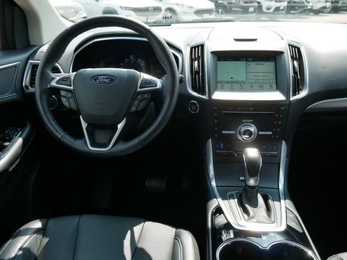 Used 2018 Ford Edge Titanium w/ Equipment Group 302A AWD/4WD image 15