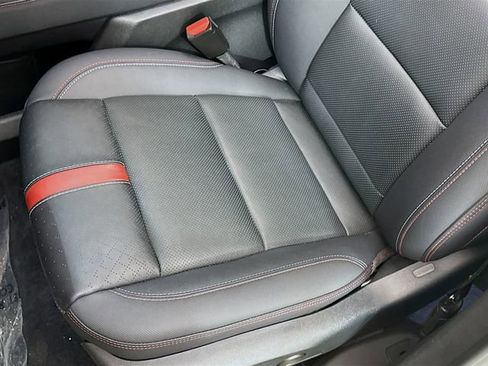 Used 2024 Chevrolet Traverse RS image 21