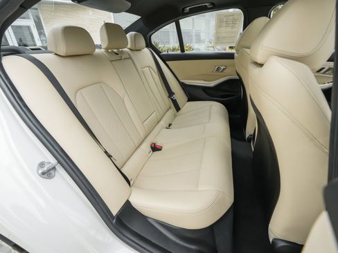 Used 2025 BMW 330i Sedan image 39