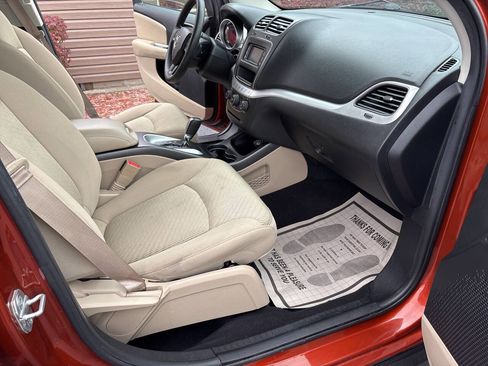 Used 2012 Dodge Journey SXT image 8