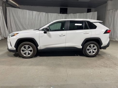 Used 2024 Toyota RAV4 LE image 4