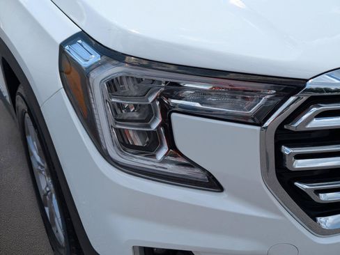Used 2024 GMC Terrain SLT FWD image 4