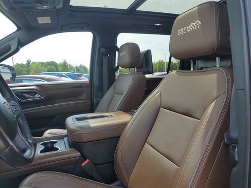 Certified 2021 Chevrolet Suburban High Country AWD/4WD image 6