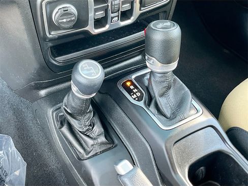 Certified 2022 Jeep Wrangler Unlimited Sport image 17