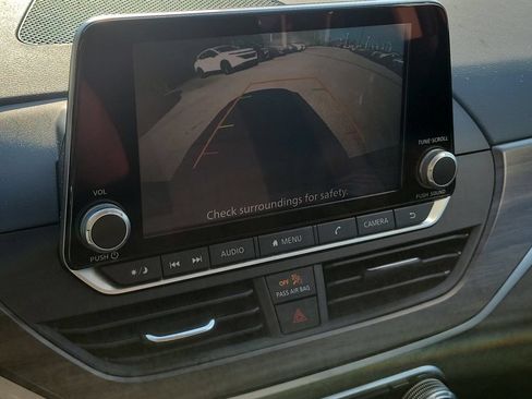 Used 2025 Nissan Altima 2.5 SV FWD image 27