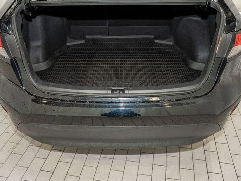 Used 2023 Toyota Corolla LE image 5