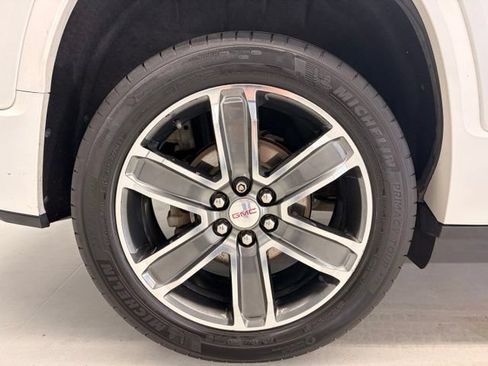 Used 2019 GMC Acadia Denali w/ Technology Package AWD/4WD image 7